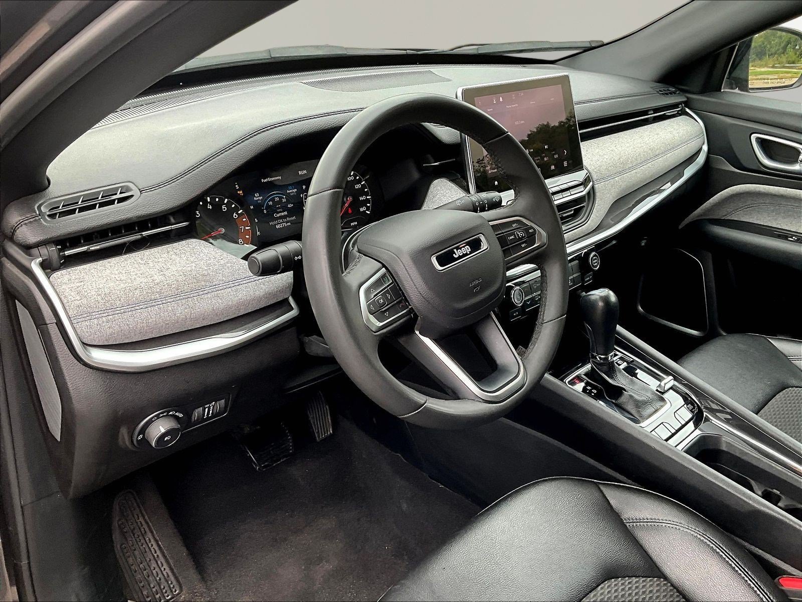 Used 2024 Jeep Compass Latitude AWD/4WD image 19