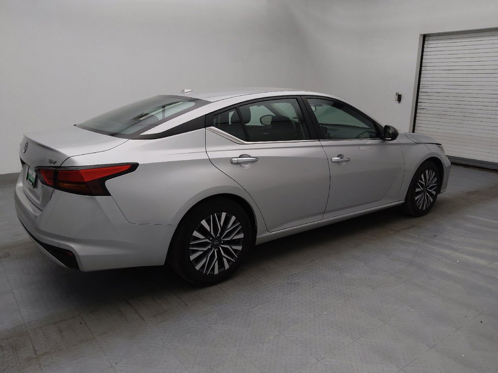 Used 2024 Nissan Altima 2.5 SV image 10