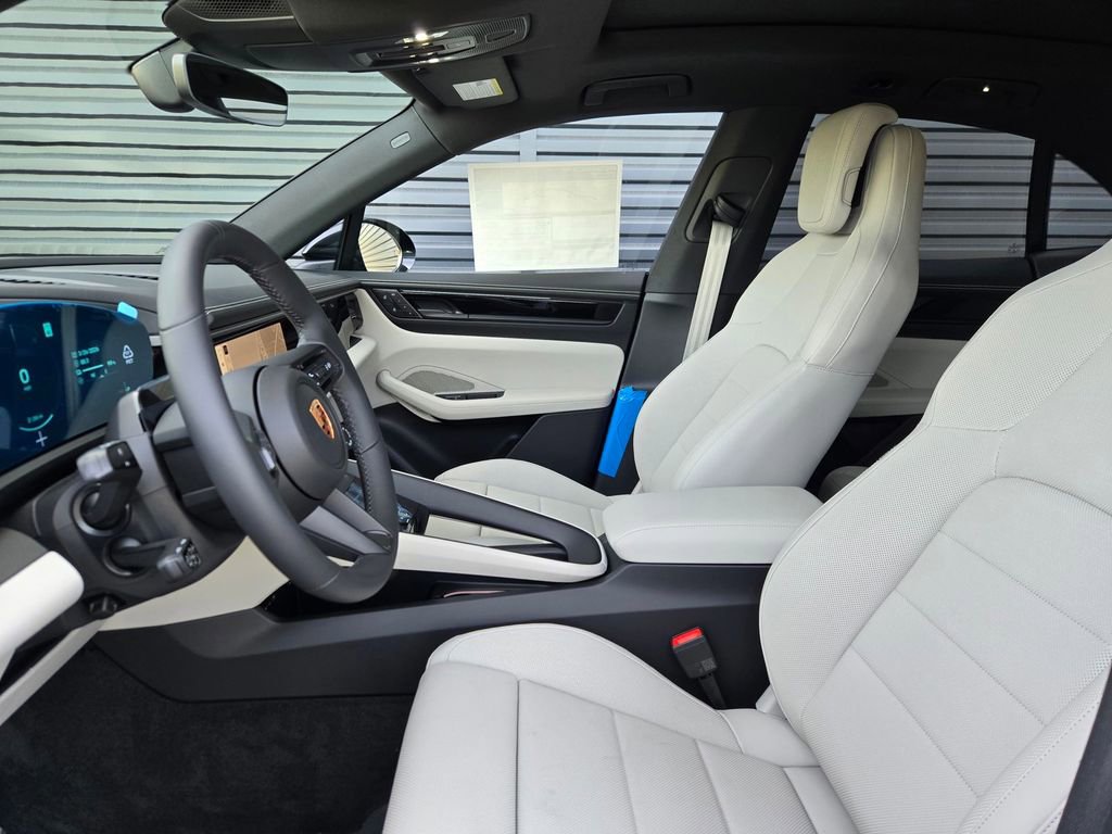 New 2026 Porsche Macan 4 Electric AWD/4WD image 26