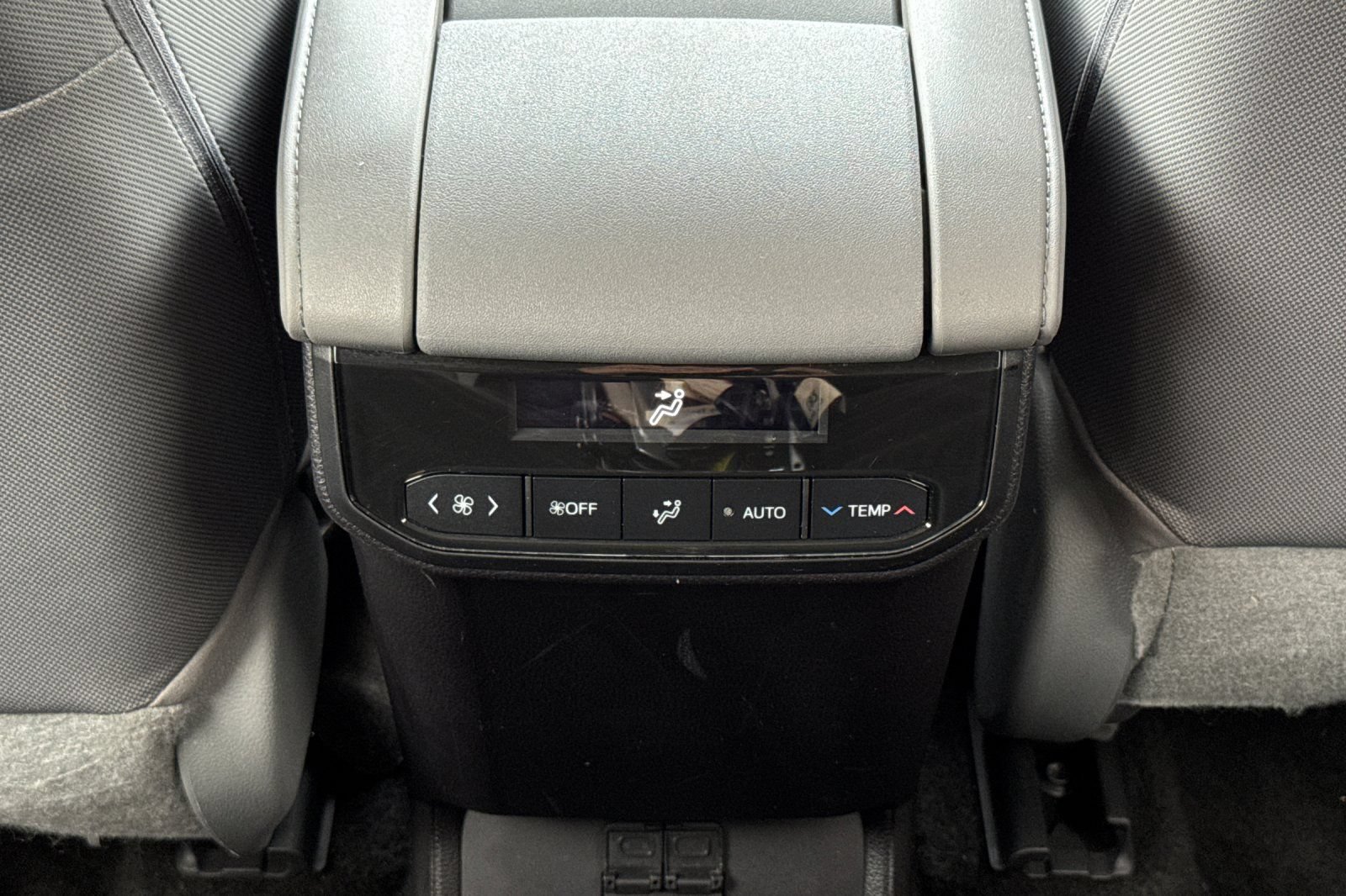 Certified 2023 Toyota Highlander LE AWD/4WD image 16