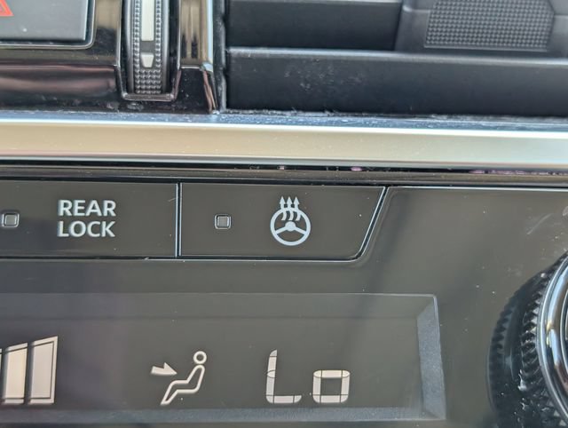 Used 2022 Nissan Pathfinder SL w/ SL Premium Package FWD image 22