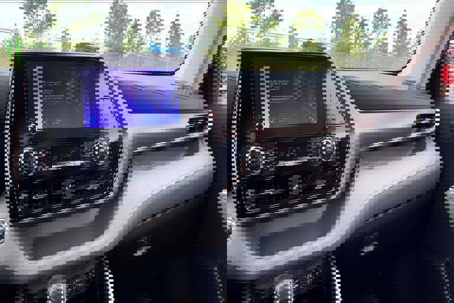 Used 2023 Toyota Highlander LE image 33