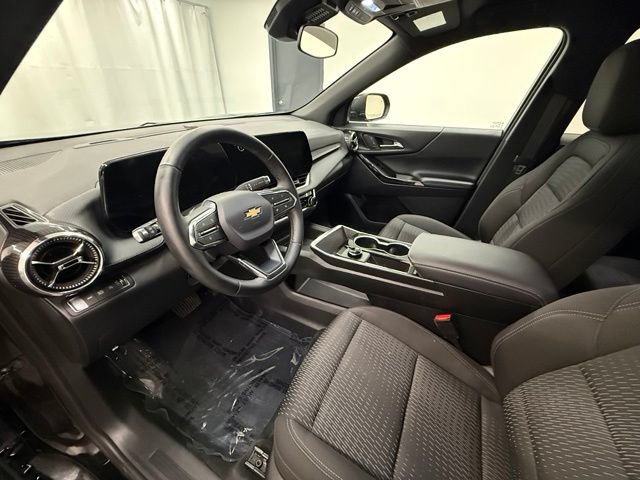Used 2026 Chevrolet Equinox LT AWD/4WD image 12