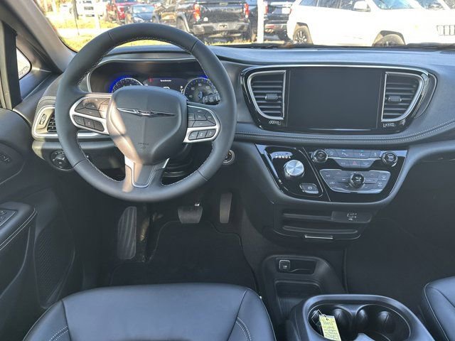New 2026 Chrysler Pacifica Select image 20