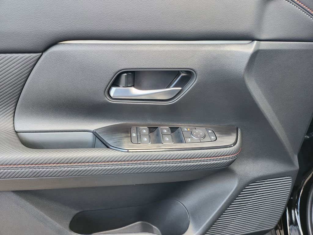 New 2025 Nissan Kicks SR w/ Interior Electronics Package image 13