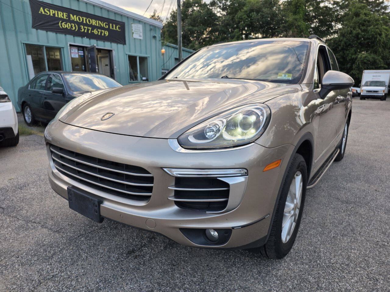 Used 2016 Porsche Cayenne AWD/4WD image 4