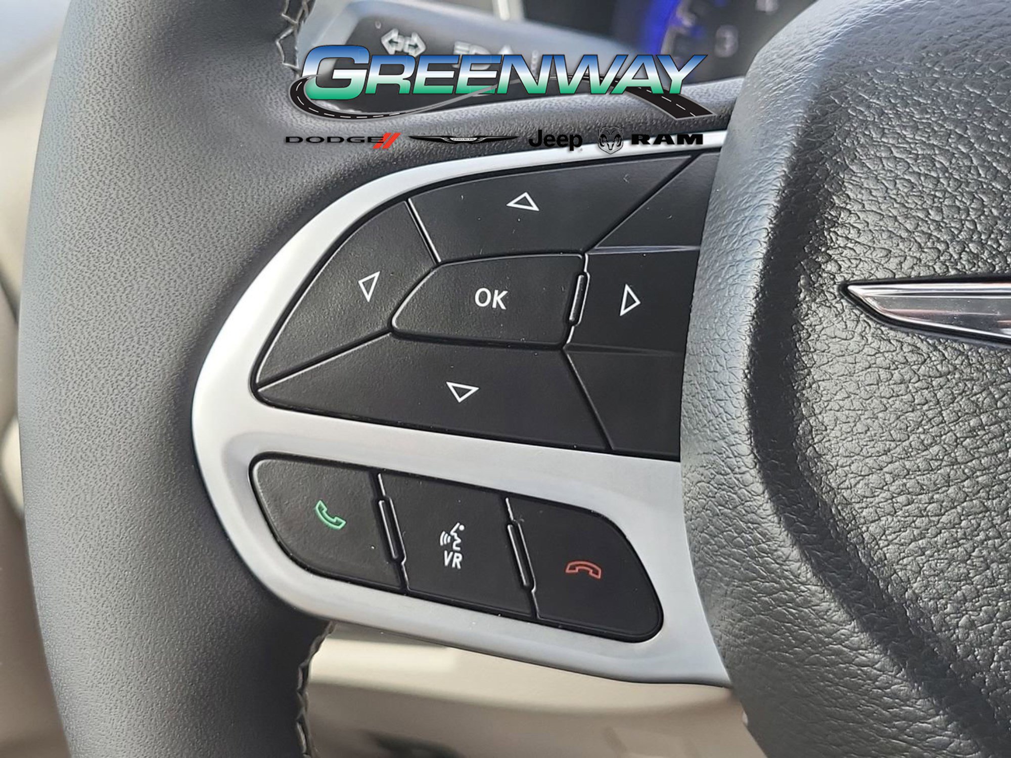 Used 2022 Chrysler Pacifica Touring-L image 25