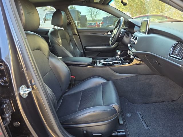 Used 2020 Kia Stinger GT-Line w/ Sun & Sound Package image 11