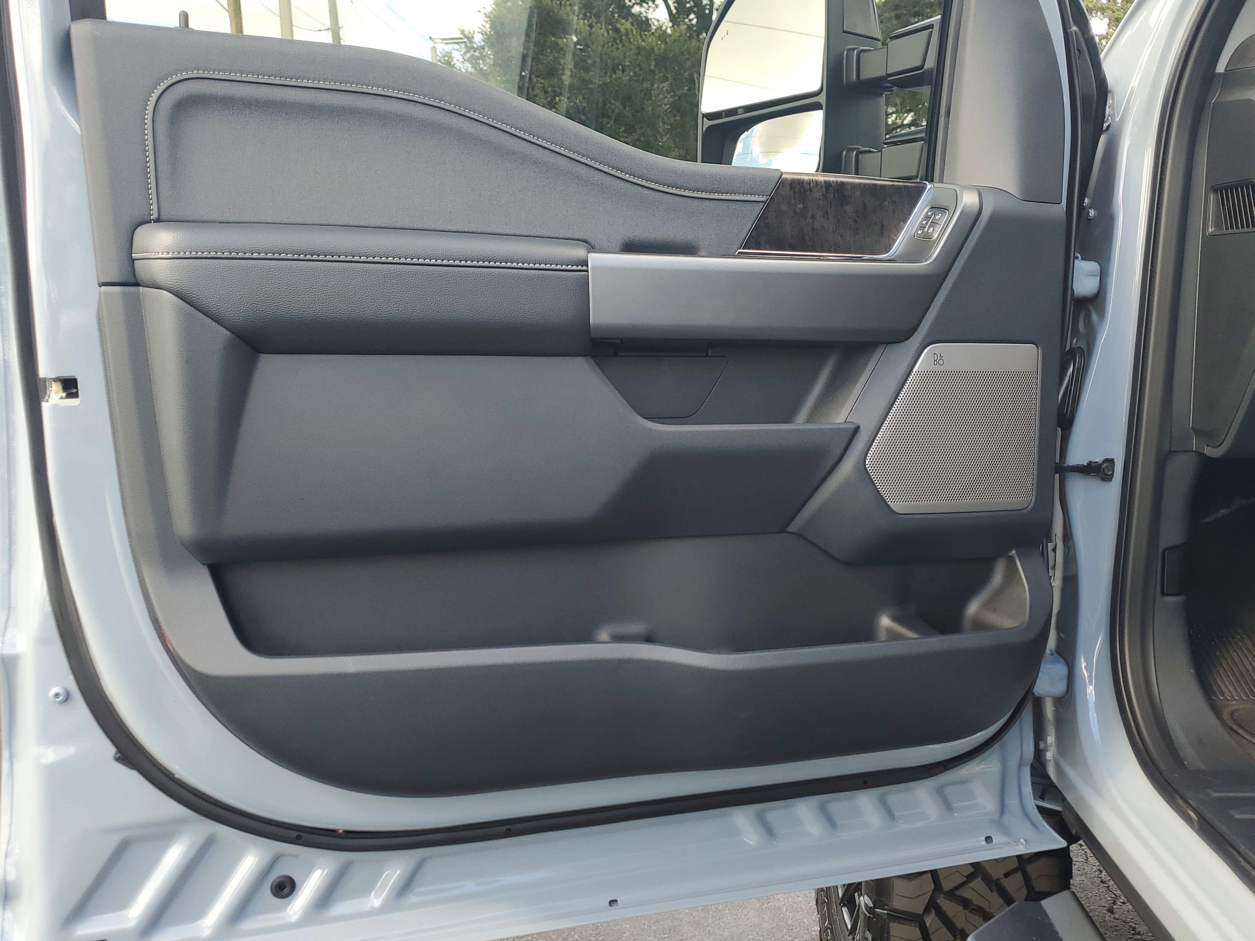 New 2026 Ford F250 Lariat w/ Black Appearance Package image 15