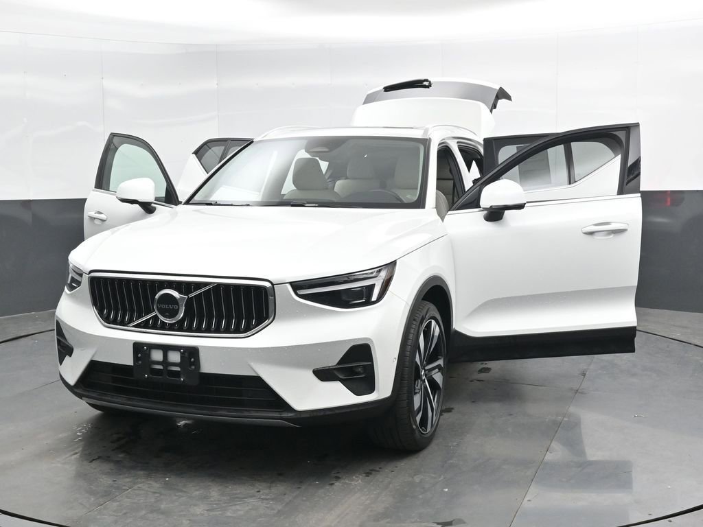 Used 2023 Volvo XC40 B5 Ultimate w/ Climate Package AWD/4WD image 48