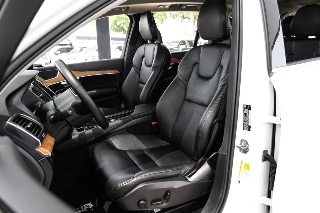 Used 2021 Volvo XC90 T6 Momentum w/ Climate Package AWD/4WD image 36