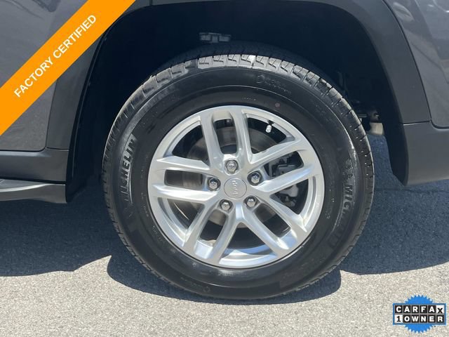 Certified 2025 Jeep Grand Cherokee Laredo X w/ Luxury Tech Group I AWD/4WD image 12