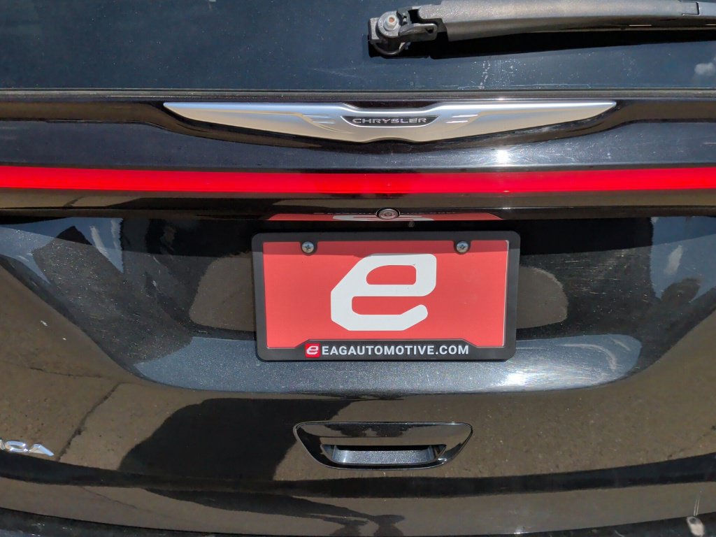 Used 2023 Chrysler Pacifica Touring-L FWD image 42
