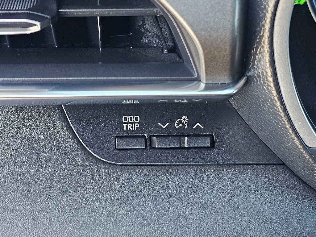 Used 2025 Toyota Highlander Limited image 28