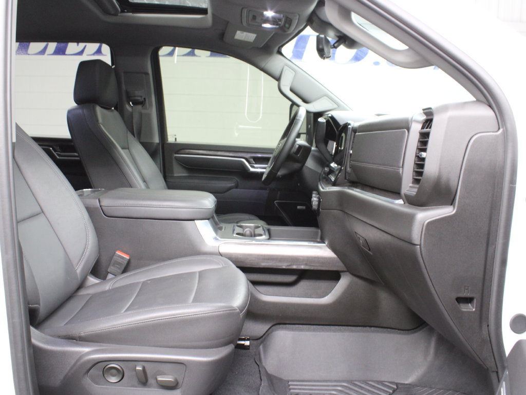 Used 2025 Chevrolet Silverado 2500 LTZ w/ LTZ Premium Package AWD/4WD image 41