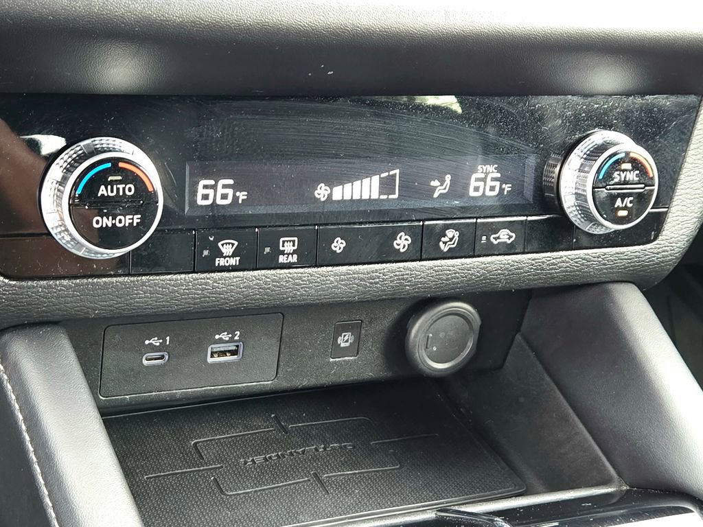 Used 2022 Mitsubishi Outlander SEL Black Edition image 16