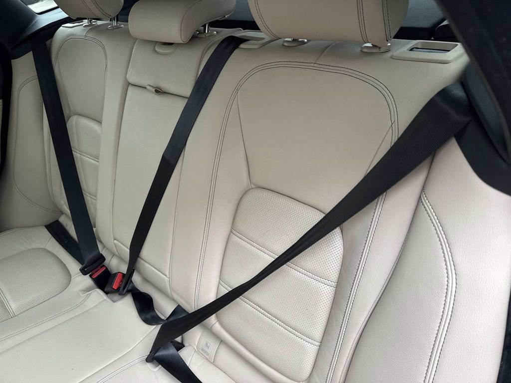 Used 2018 Jaguar F-PACE Prestige image 14