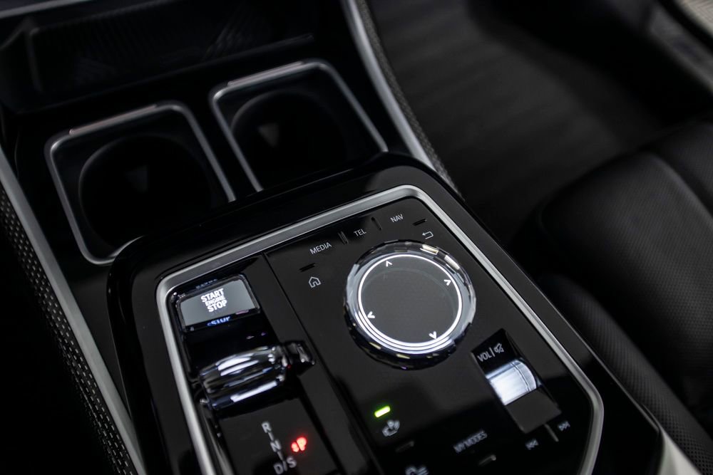 Used 2023 BMW 740i w/ Executive Package RWD image 32