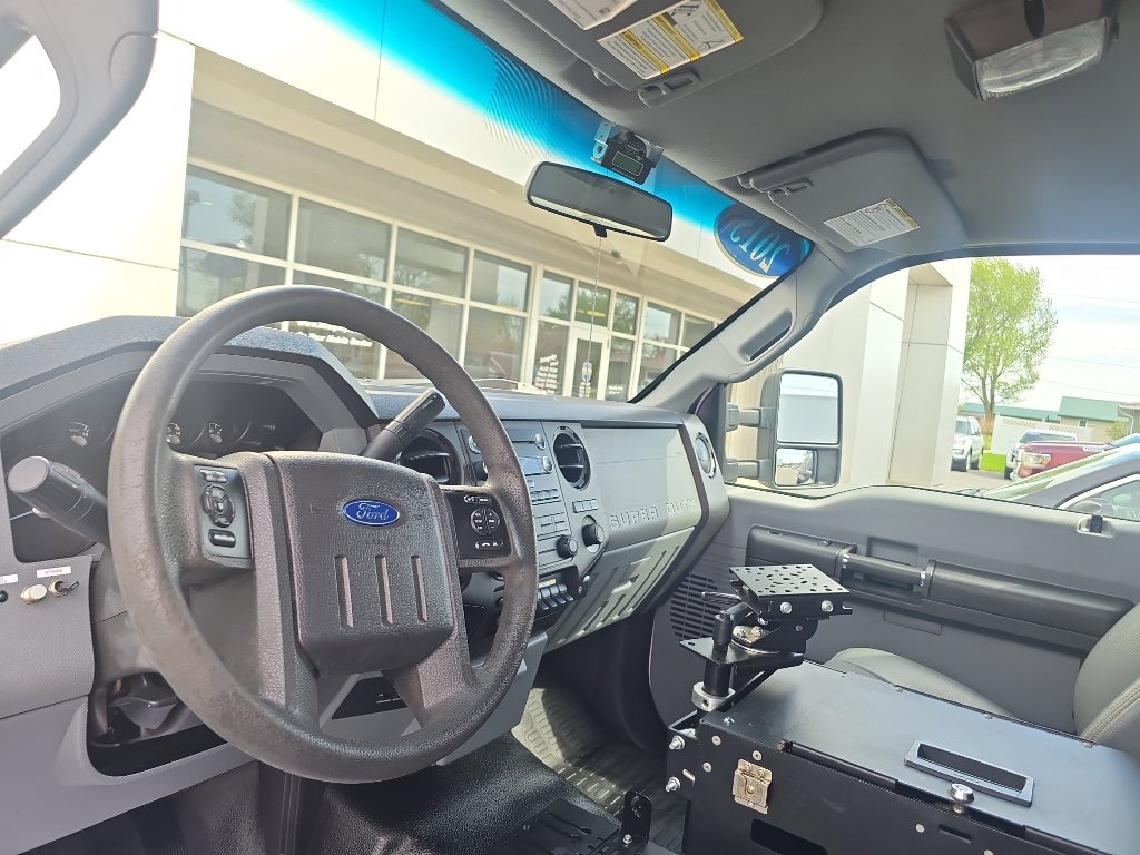 Used 2015 Ford F550 2WD Regular Cab Super Duty image 18