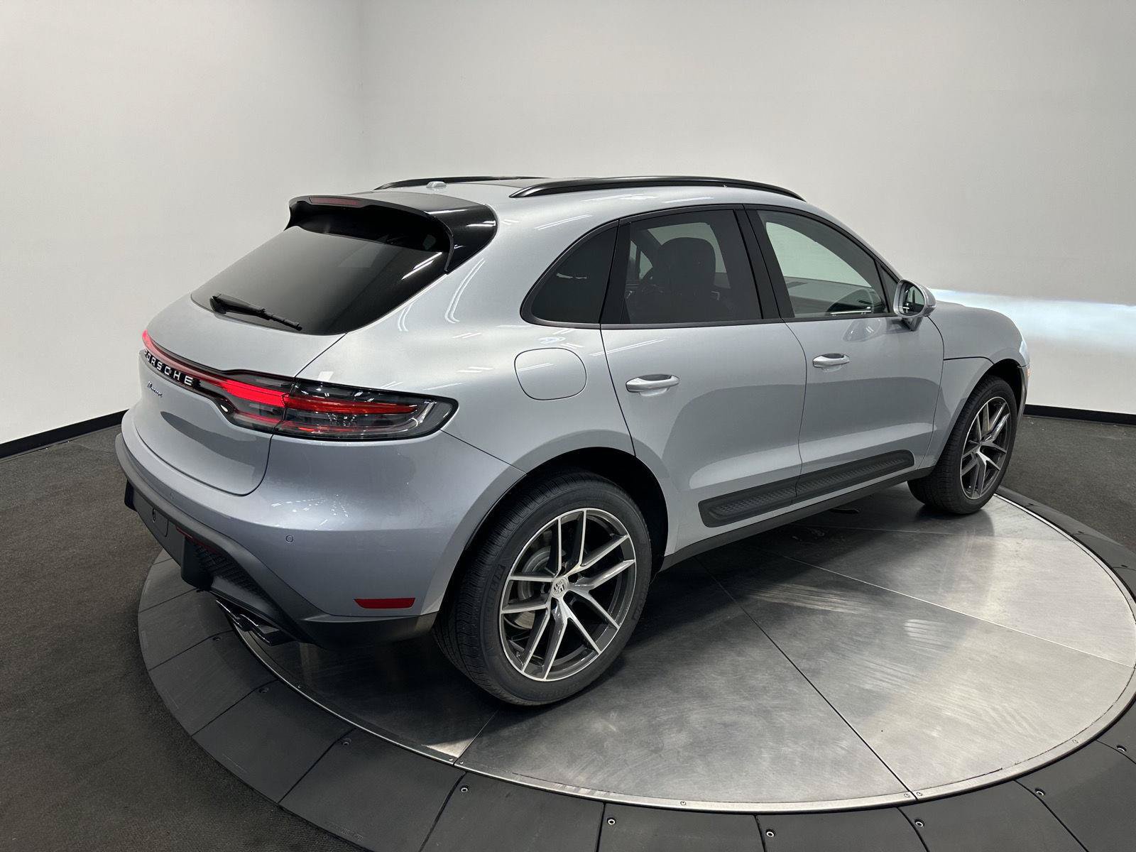 New 2026 Porsche Macan AWD/4WD image 7