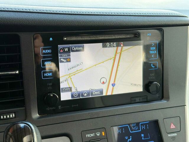 Used 2016 Toyota Sienna XLE 4D Passenger Van image 25