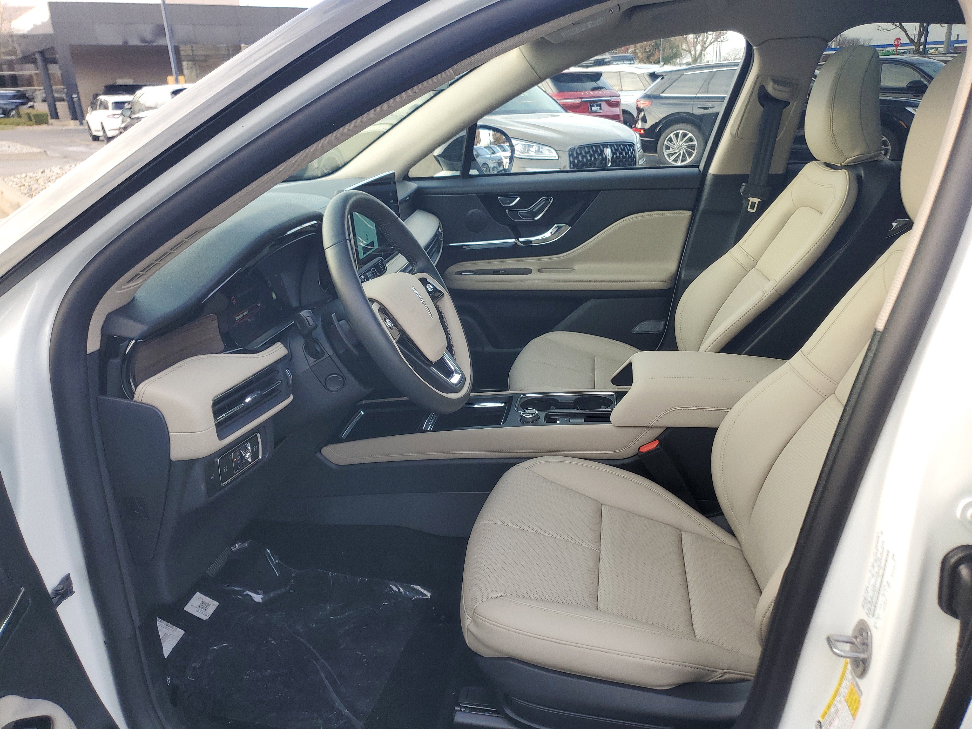 New 2026 Lincoln Corsair Reserve w/ Jet Appearance Package image 12