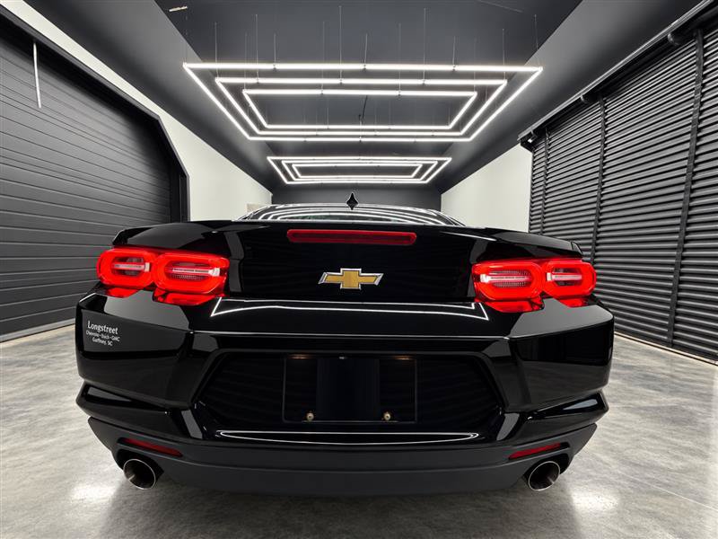 Used 2021 Chevrolet Camaro LT RWD image 4