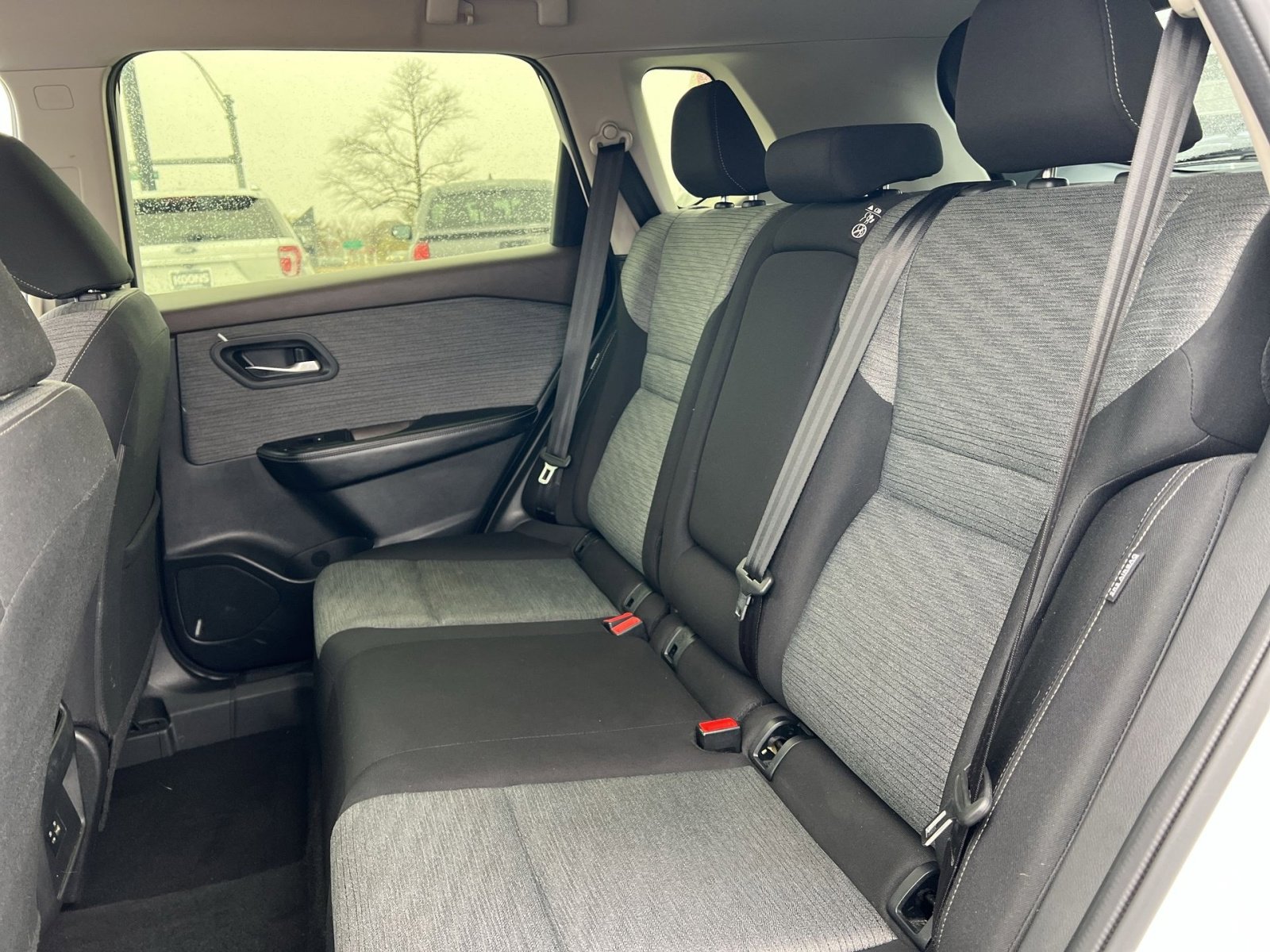 Used 2023 Nissan Rogue SV image 23