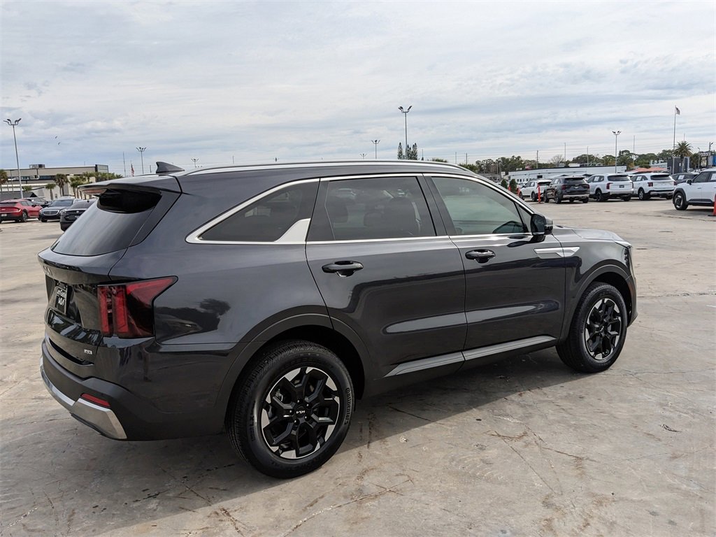Certified 2025 Kia Sorento S w/ Panoramic Sunroof Package image 9