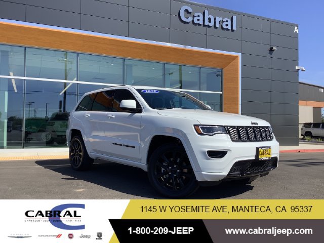 Used 2022 Jeep Grand Cherokee Laredo X AWD/4WD image 1