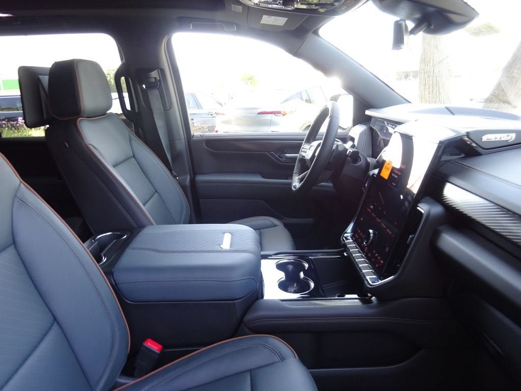 New 2026 GMC Yukon XL AT4 w/ AT4 Premium Plus Package AWD/4WD image 15