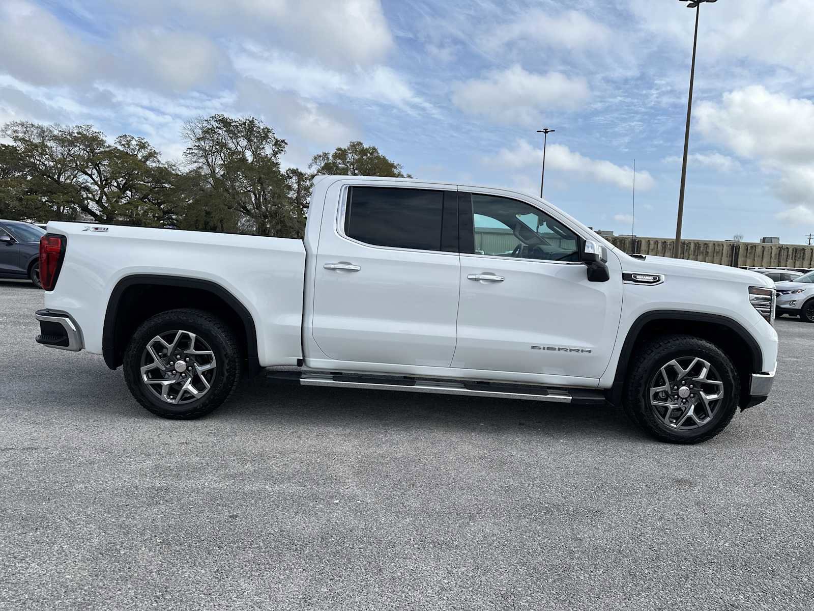 Used 2024 GMC Sierra 1500 SLT w/ SLT Premium Plus Package image 10