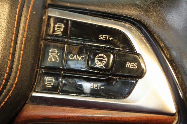 Used 2021 Jeep Grand Cherokee L Summit w/ Luxury Tech Group V image 27