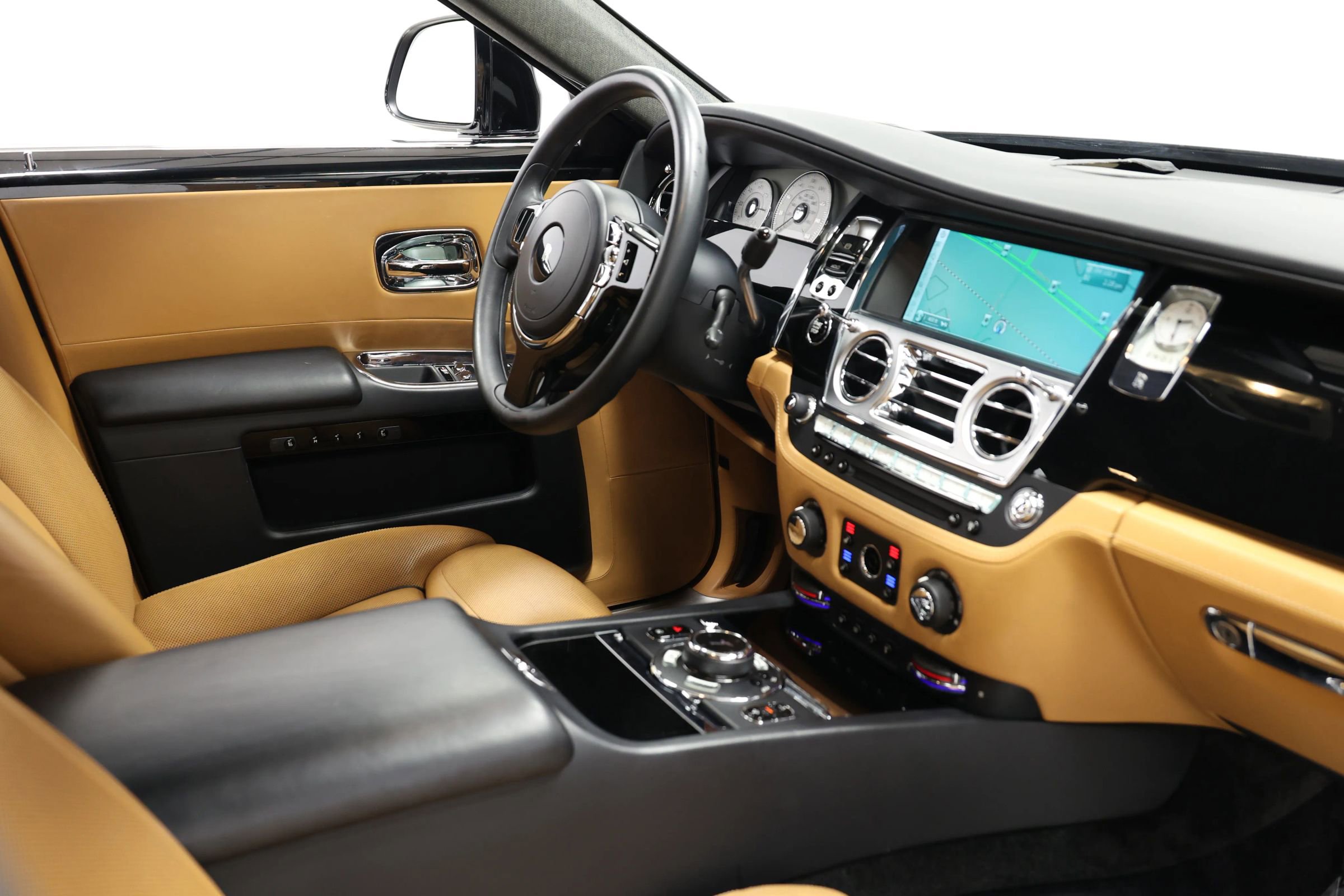 Used 2017 Rolls-Royce Ghost image 94