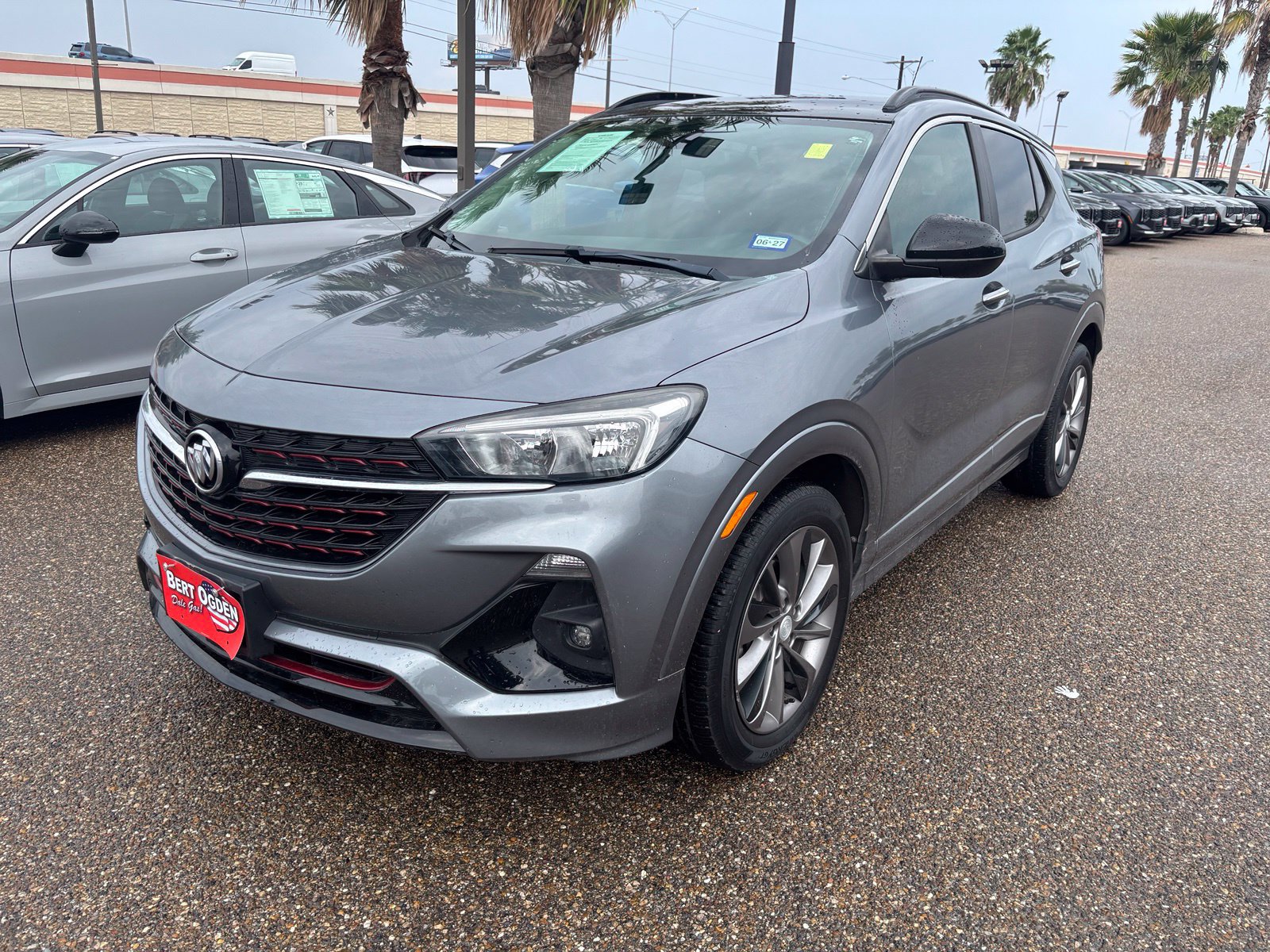 Used 2020 Buick Encore GX Select w/ Sport Touring Package FWD image 3