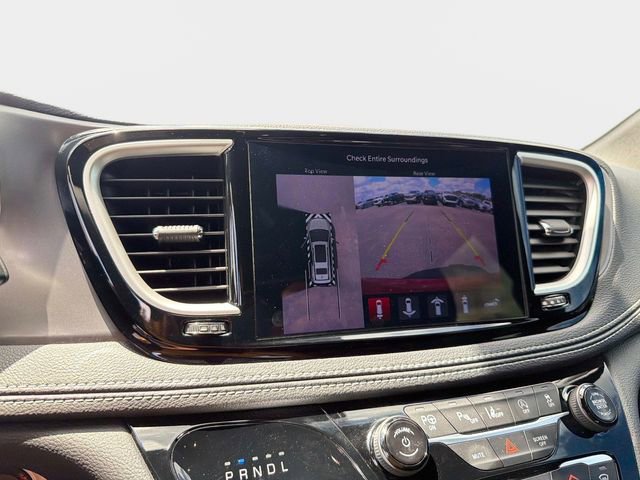 Used 2025 Chrysler Pacifica Select FWD image 22