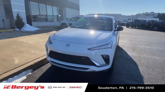 Certified 2025 Buick Envista Sport Touring w/ Convenience I Package image 3