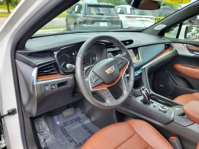 Used 2024 Cadillac XT5 Premium Luxury w/ LPO, Floor Liner Package FWD image 12