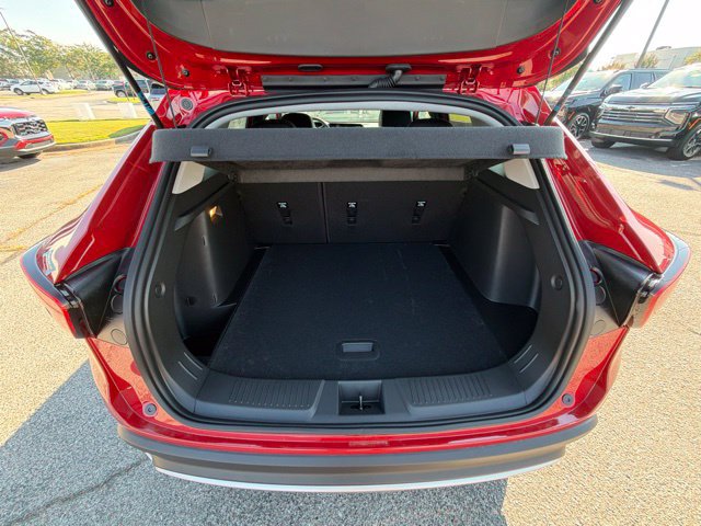 New 2026 Chevrolet Trax LT w/ Sunroof Package FWD image 34
