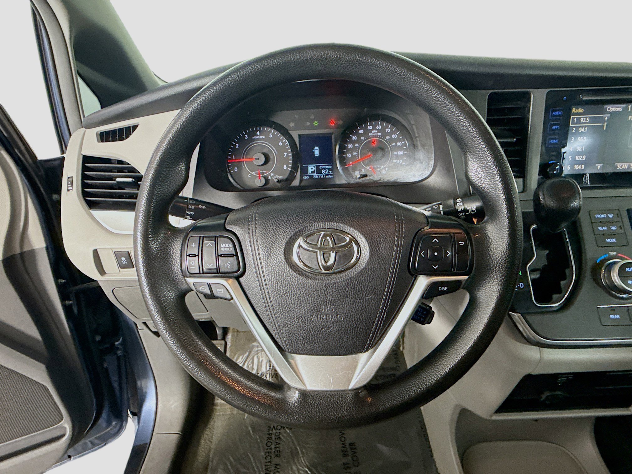 Used 2017 Toyota Sienna LE image 13