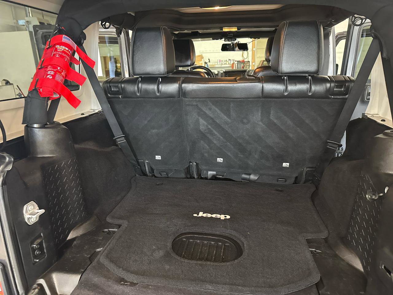 Used 2017 Jeep Wrangler Unlimited Rubicon image 35