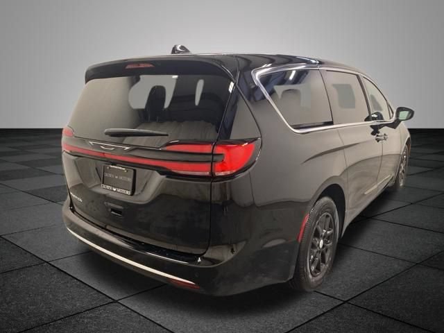 New 2027 Chrysler Pacifica Select FWD image 6