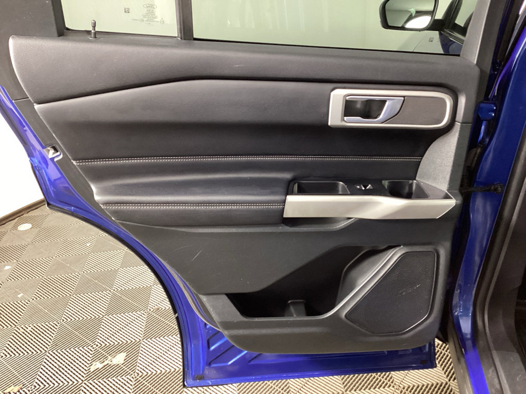 Used 2022 Ford Explorer XLT w/ Equipment Group 202A image 16