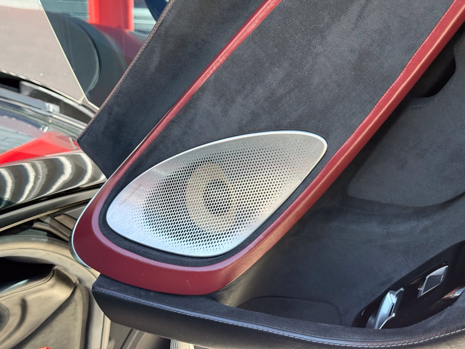 Used 2020 McLaren GT RWD image 34