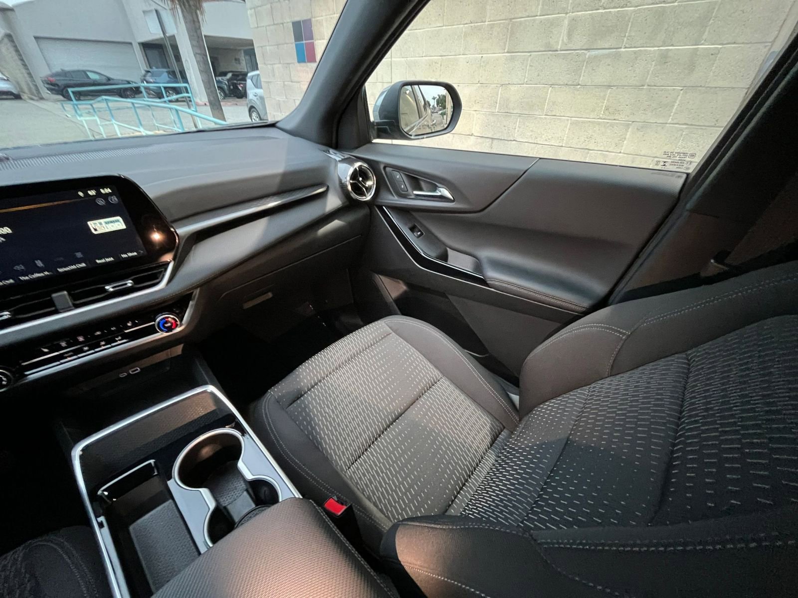 Used 2025 Chevrolet Equinox LT image 35