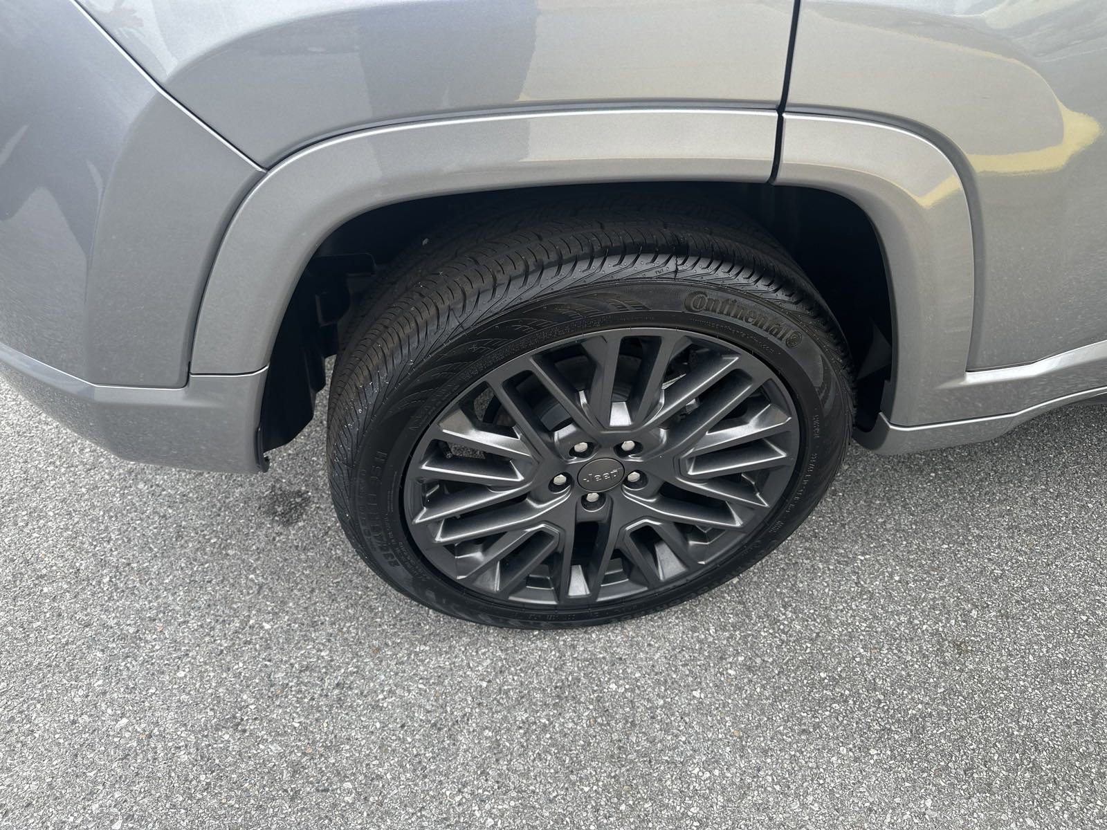 Used 2023 Jeep Compass Limited image 21