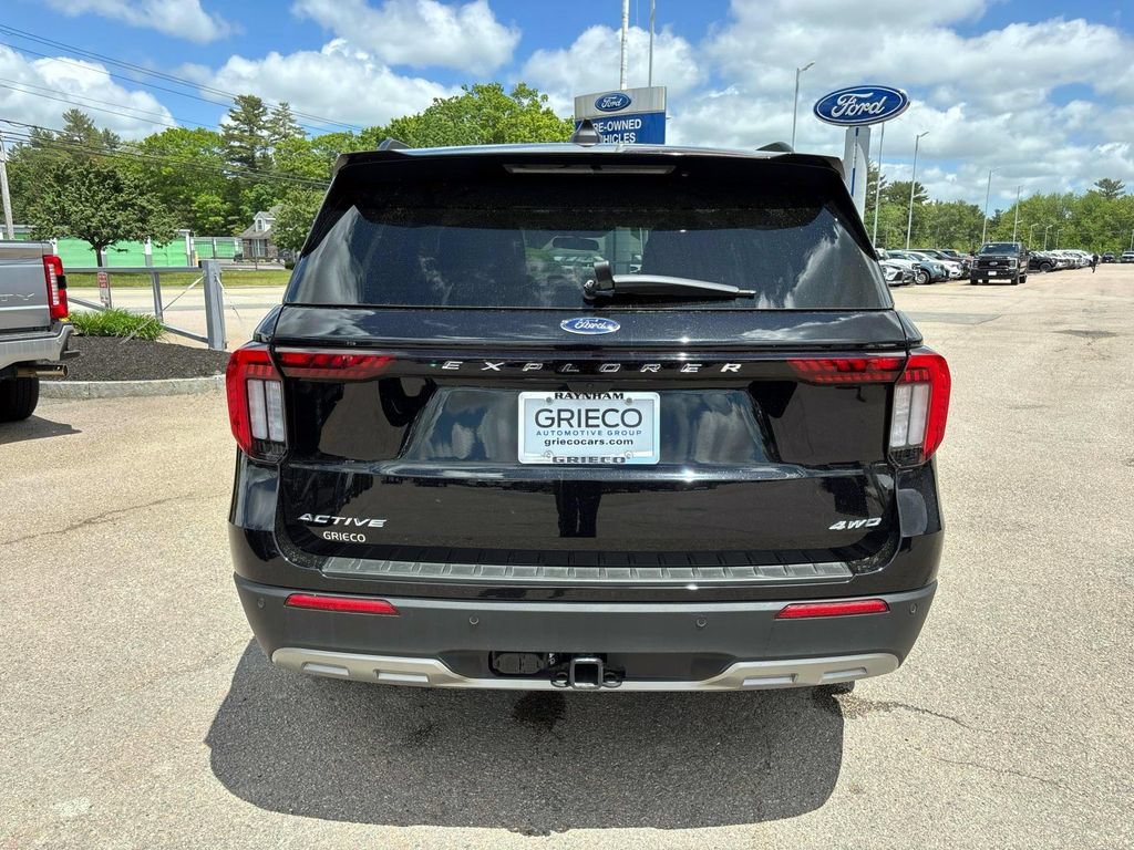 Used 2026 Ford Explorer Active w/ Active Comfort Package AWD/4WD image 4