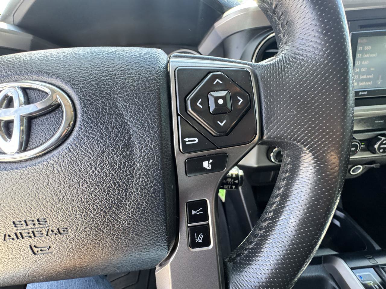 Used 2019 Toyota Tacoma SR5 AWD/4WD image 22