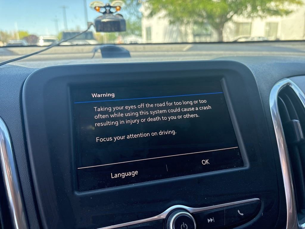Used 2020 Chevrolet Equinox LS w/ LS Convenience Package FWD image 9