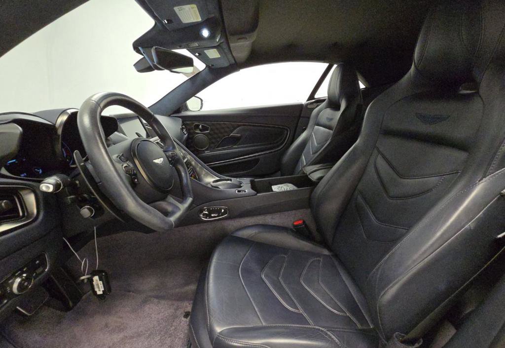 Used 2021 Aston Martin DBS Superleggera Volante image 5